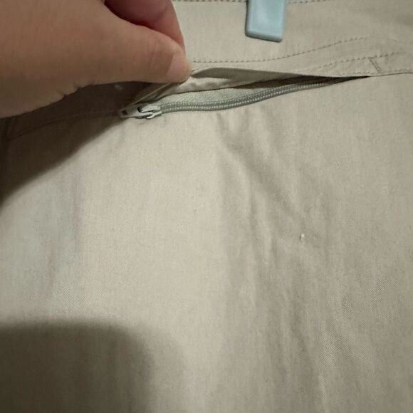 Old Navy creame ankle skirt with slit in back, zippered front with velcro , fron - Picture 5 of 7